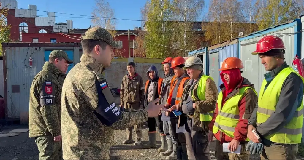 В Петрозаводске после рейда на стройках двух мужчин доставили в военкомат